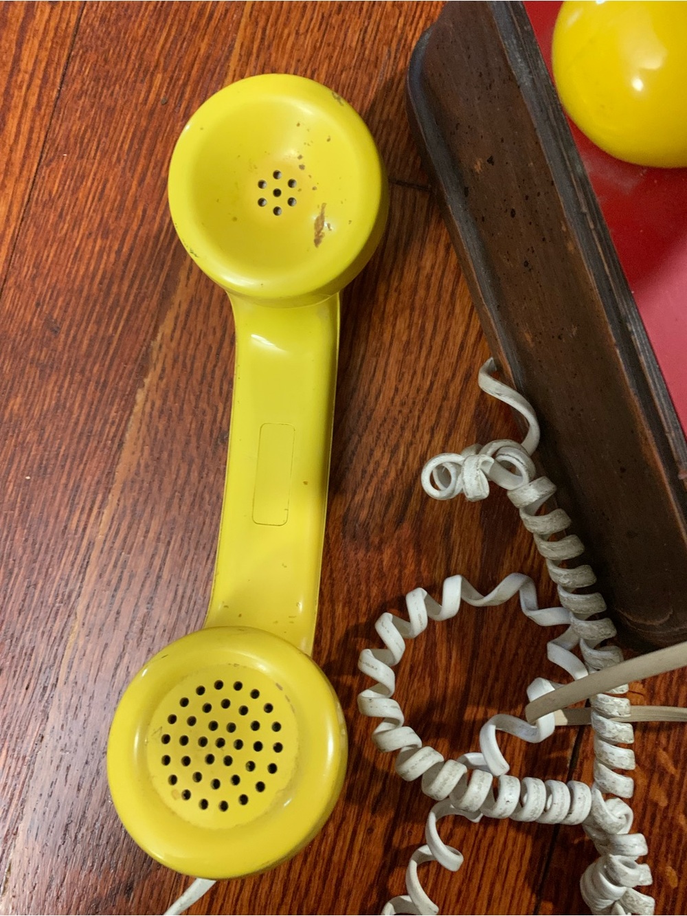 Vintage Mickey Mouse Telephone - Yellow, Red, Black collectible - Picture 6 of 7